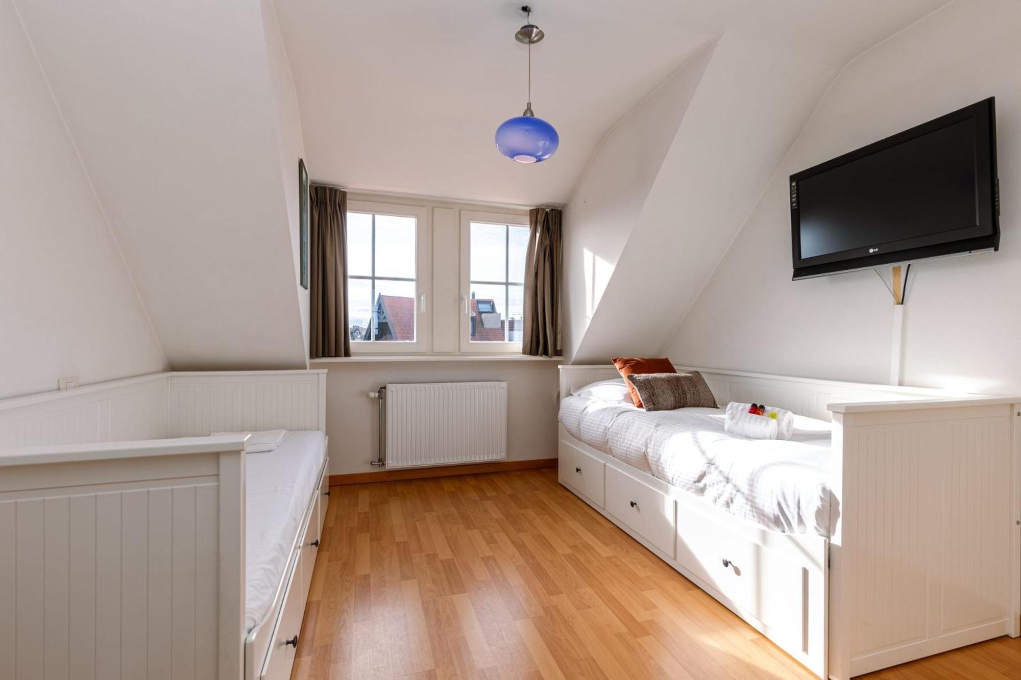 Charming Spacious Duplex Apt With Private Parking In Knokke 아파트 외부 사진