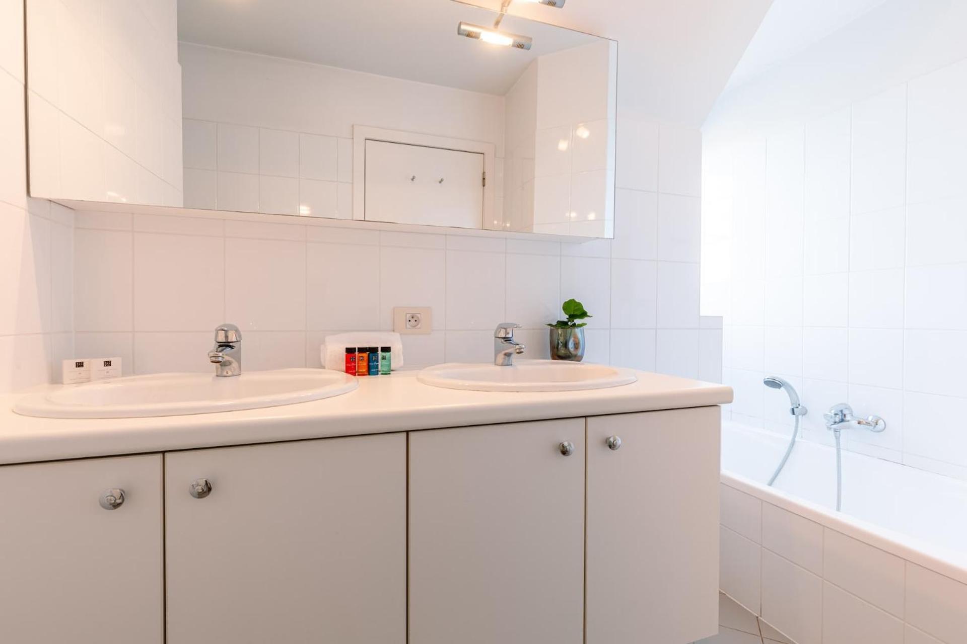 Charming Spacious Duplex Apt With Private Parking In Knokke 아파트 외부 사진